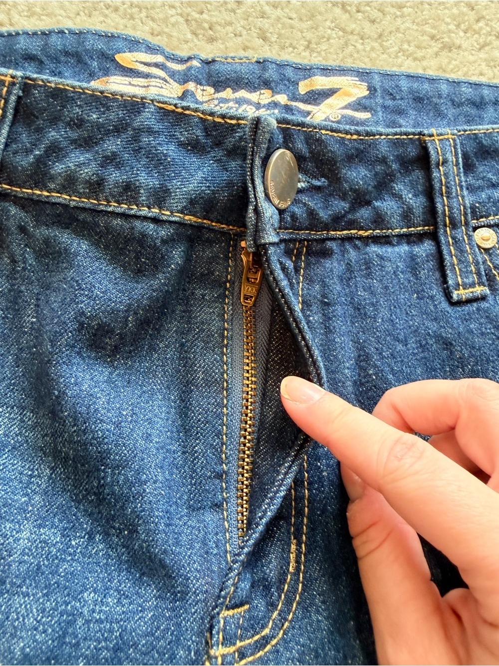 Seven7 Weekend Casual Distressed Denim Jean Shorts 100% Cotton Size 12 - Picture 8 of 13